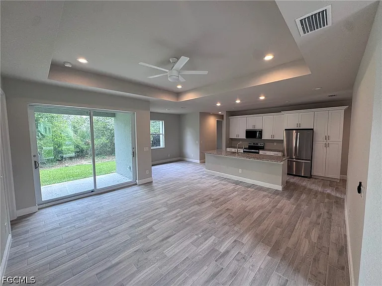 1305 Andover Dr — Photo 3