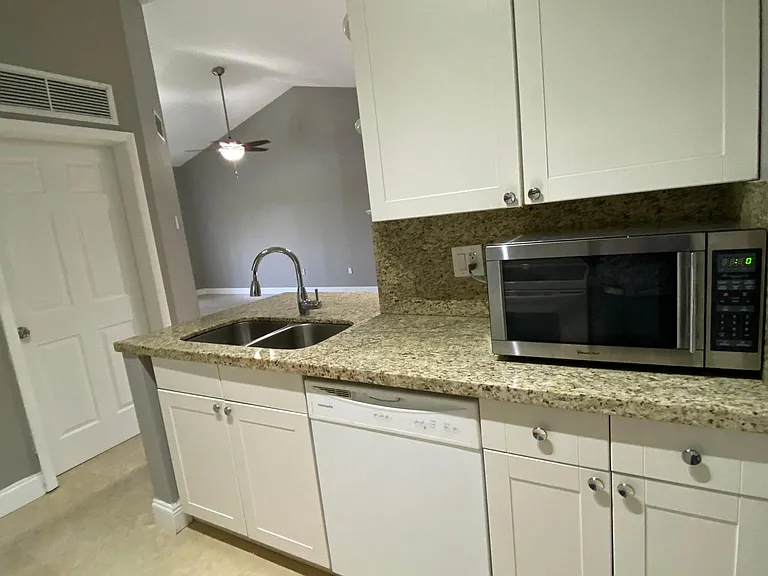 2820 N Oakland Forest Dr #307-1 — Photo 6