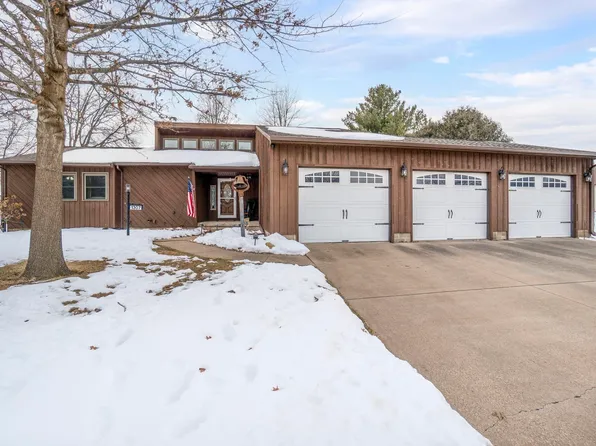 1307 Grandview Ave, Waverly, IA 50677