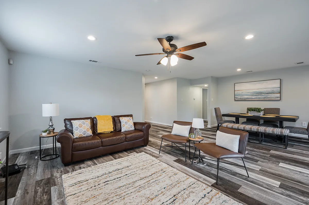 Building Photo - 2969 Leahy Dr