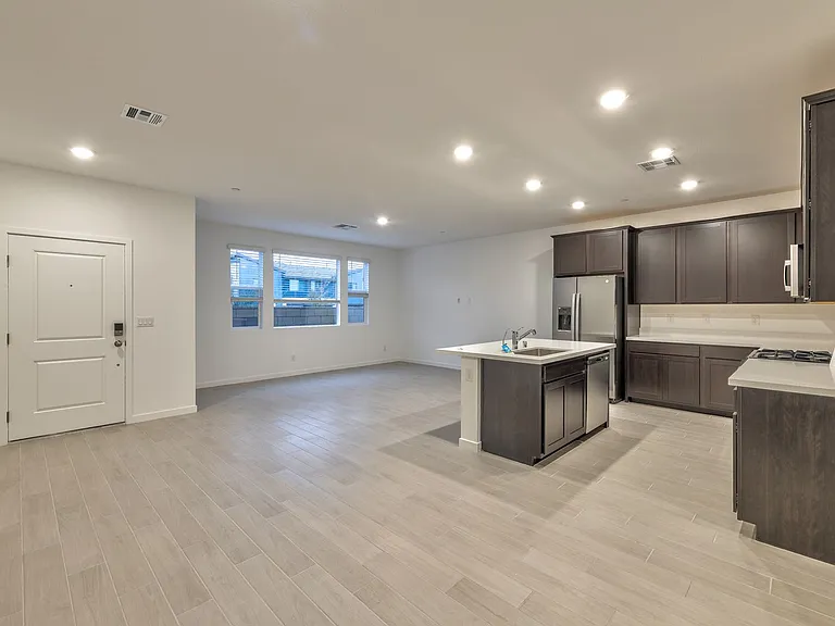 2553 Venetia Pointe St — Photo 3