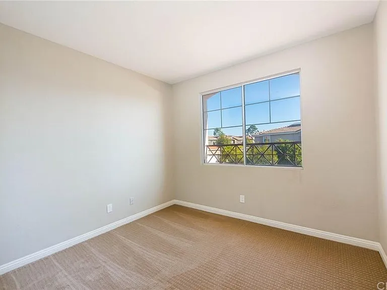 335 Cron Way — Photo 16