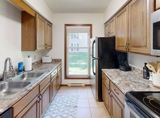 7709 Carrington Dr APT A, Madison, WI 53719
