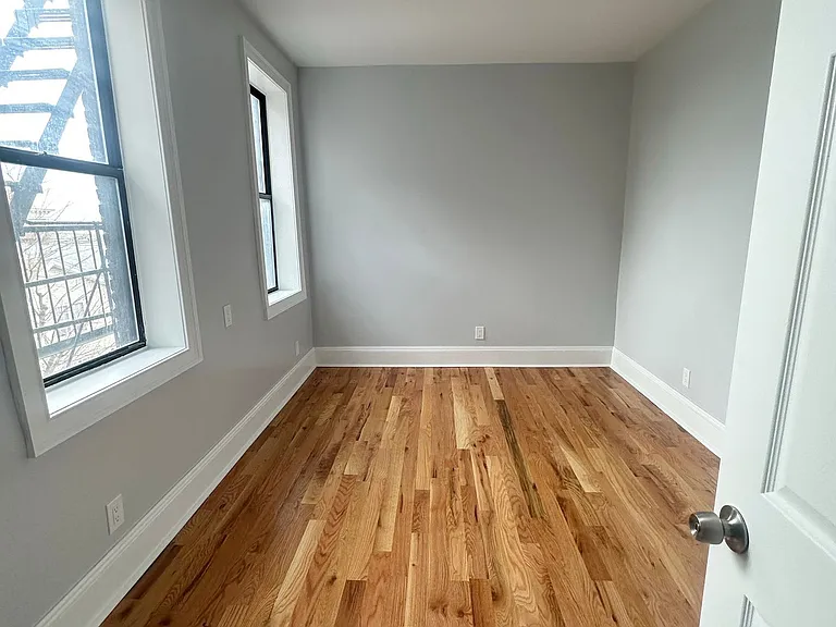 505 57th Street Apartments — Photo 9