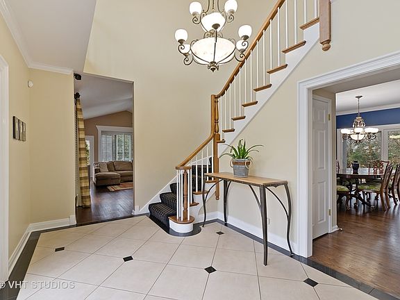 2nd image of 980 Parkmead Ln