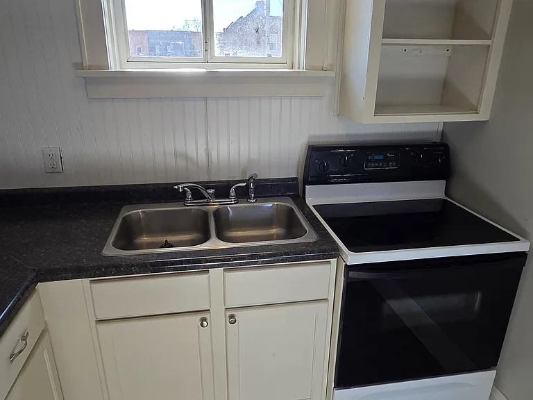 817 2nd Ave #2 — Photo 4