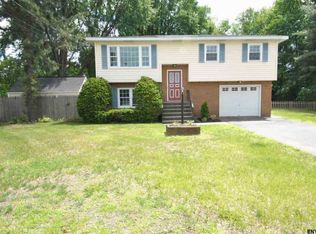 7 Marini Ct, Albany, NY 12205