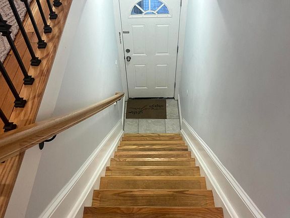 2nd image of 548 Broadway Fl 2nd
