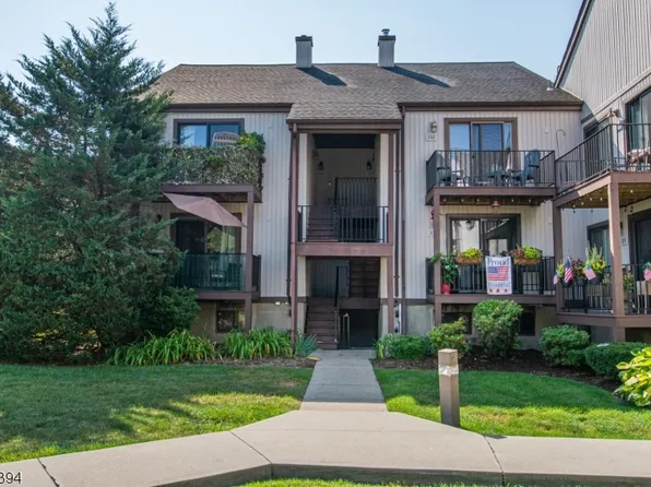 17329 Aspen Ct, Stanhope Boro, NJ 07874