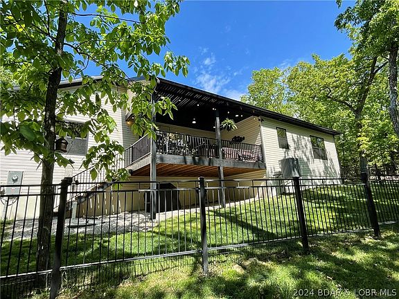 2nd image of 44 Albany Drive