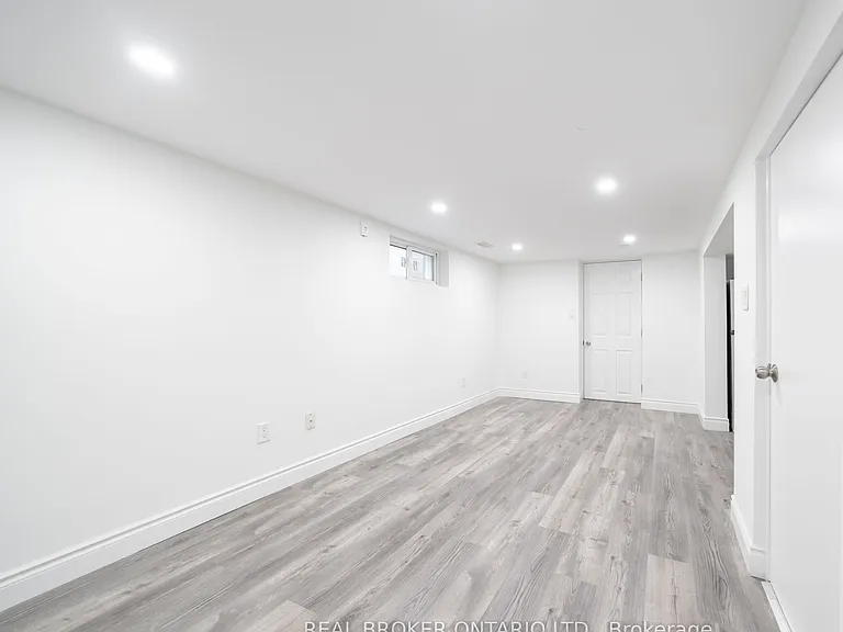 12 Villa Rd #BASEMENT — Photo 13