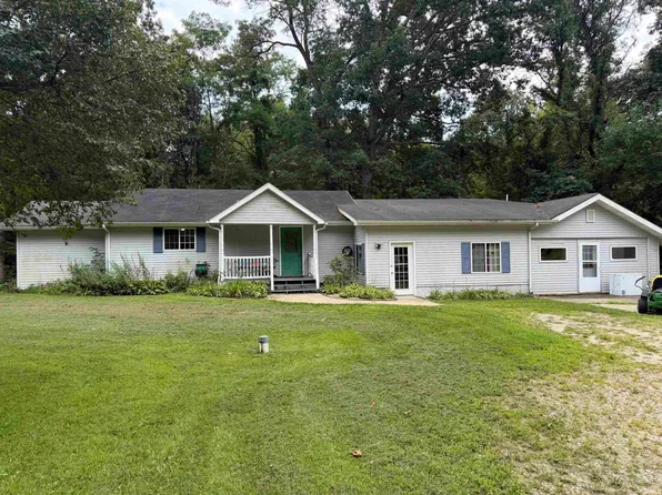 10066 Tulip Rd, Plymouth, IN 46563