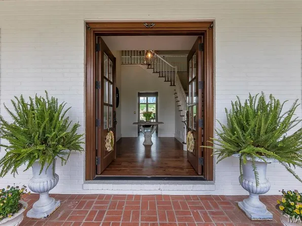 323 White Oaks Ln, Cape Girardeau, MO 63701