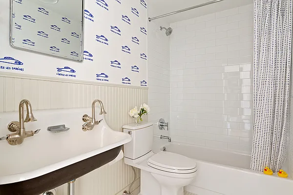 Sold by Corcoran | media 21