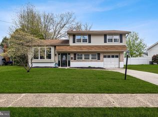 306 Colonial Rd, Beverly, NJ 08010