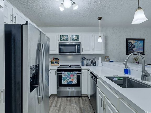 5th image of 555 Hahaione St APT 9F