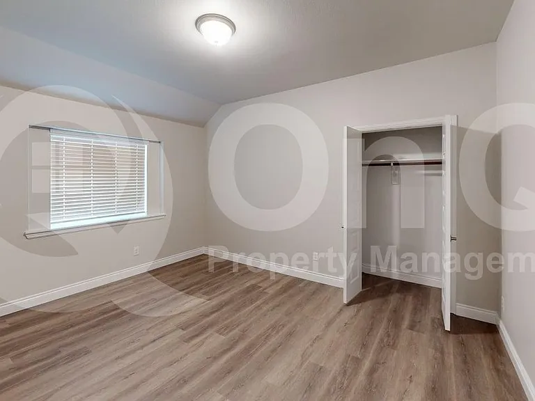 204 Rosewood Dr — Photo 14