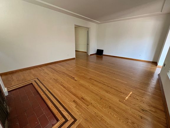 3rd image of 239 Venetia Dr