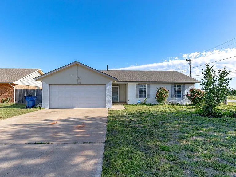 907 W Tesio Way — Photo 14