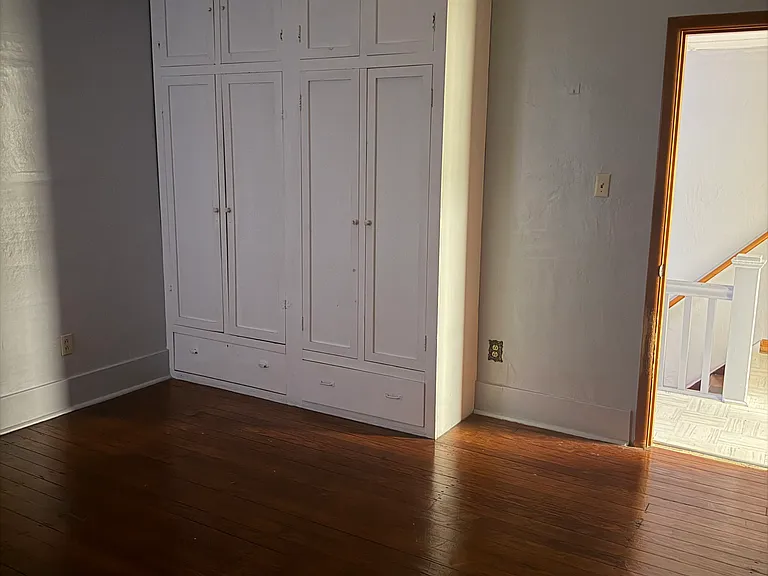 225 Emerson St #B — Photo 4