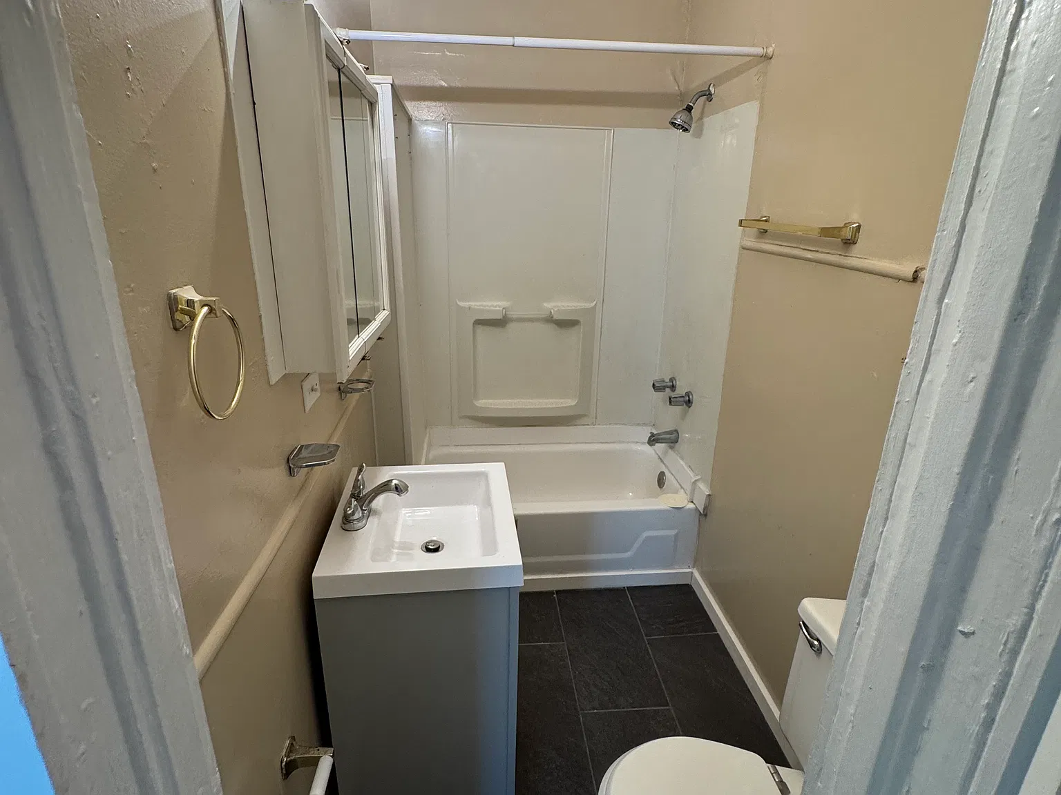 1 bed, 730 sqft, $1,050 — Photo 2