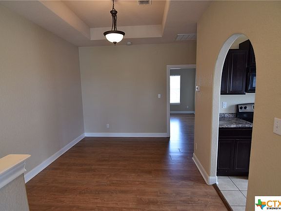 3rd image of 1020 Misty Acres Dr