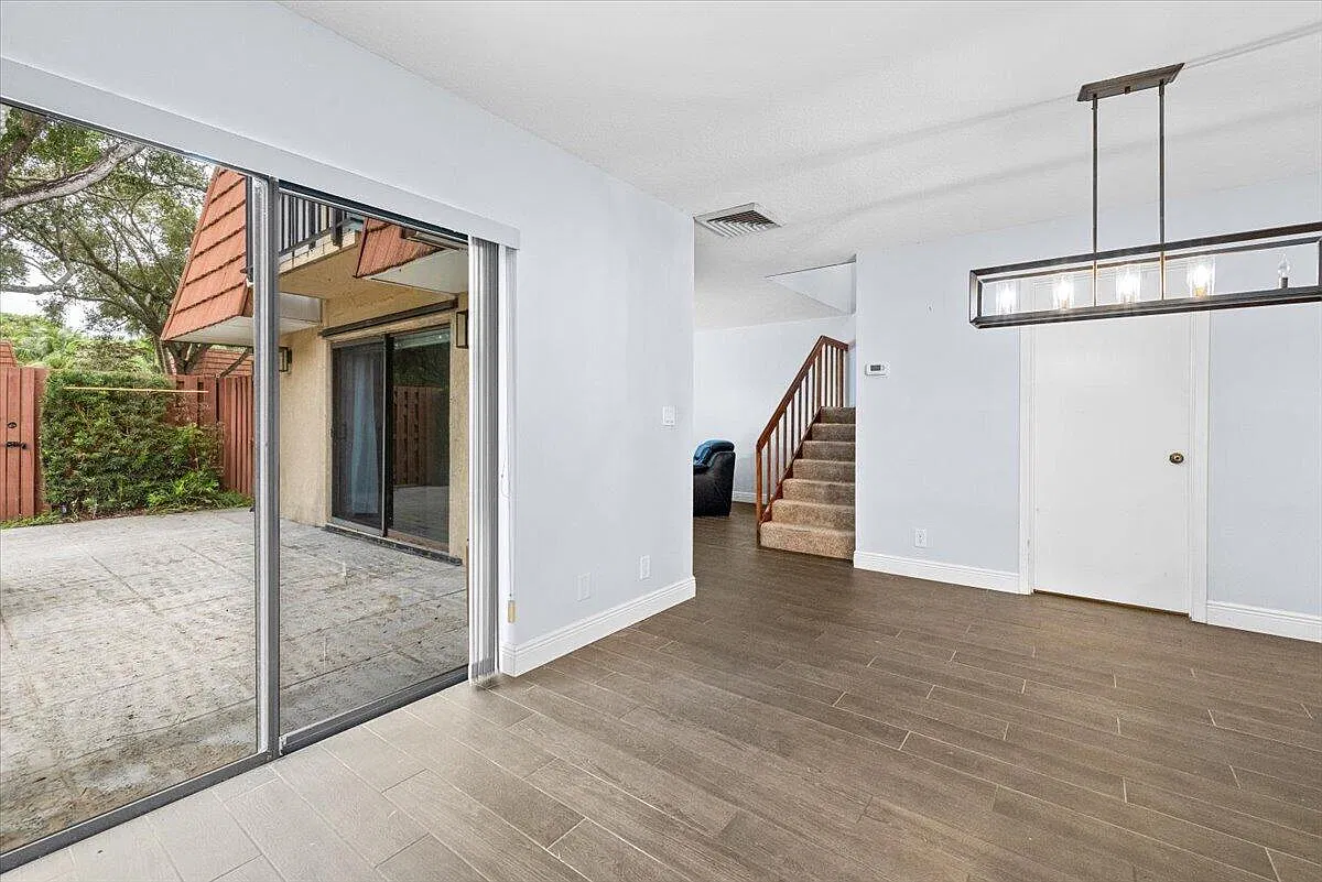 2 bed, 2.5 bath, 1288 sqft, $2,850 — Photo 4