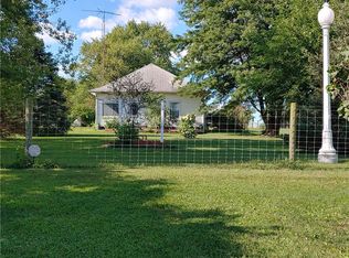 11163 E 650th Rd, Paris, IL 61944