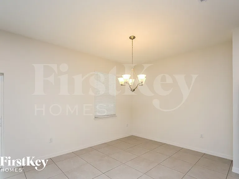 336 Corbel Ln — Photo 3
