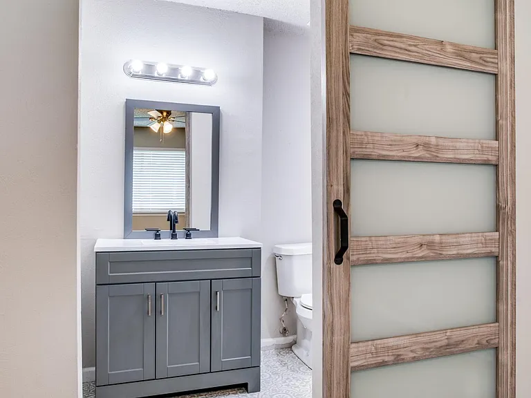810 Ravencroft Dr — Photo 5
