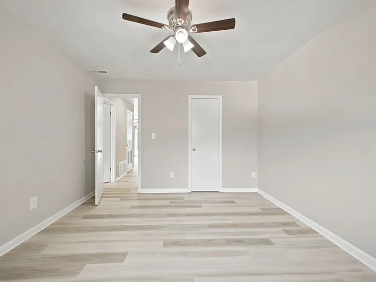 5385 E Princess Anne Rd — Photo 11