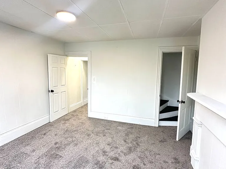 245 Ella St — Photo 6