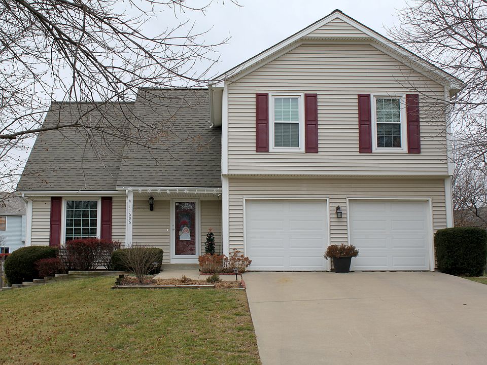 Great home on a HUGE lot 