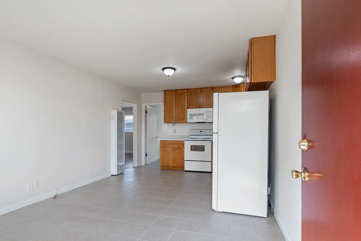 Building Photo - 641 Adams St #1