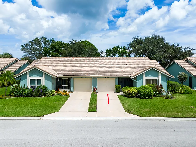 4166 Gator Trace Villas Cir #B — Photo 2