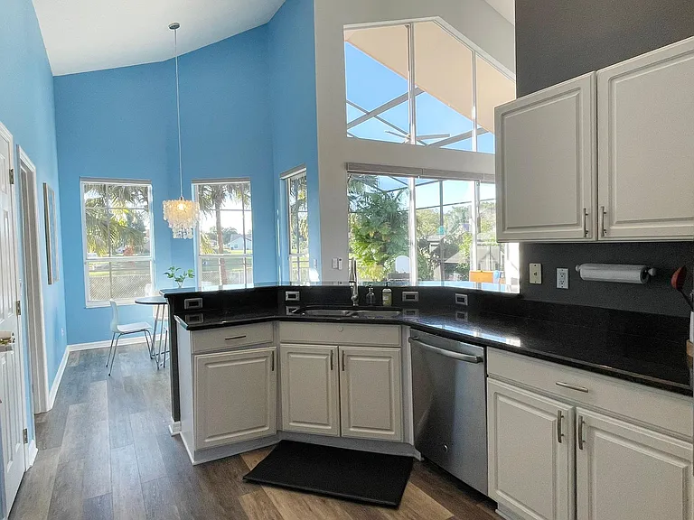 7315 Ripley Ct — Photo 9