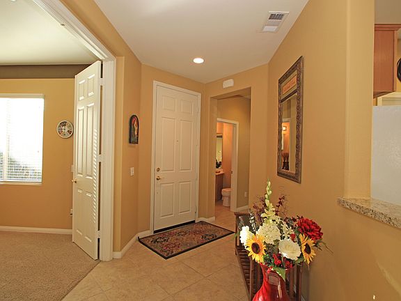 3rd image of 82294 Dreyfuss Ct