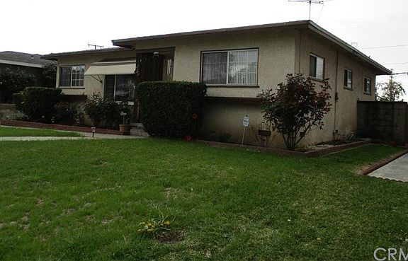 5th image of 4549 N Glenfinnan Ave