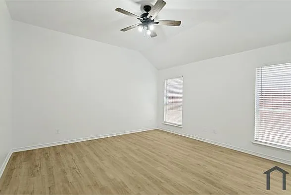3 bed, $3,000 — Photo 3