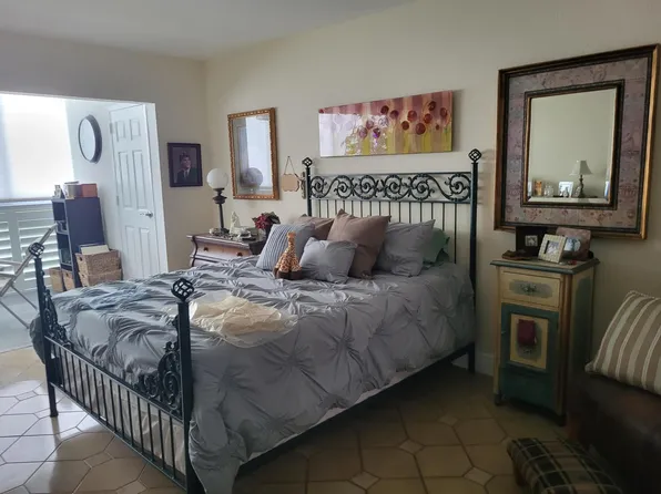 3590 Via Poinciana #311, Lake Worth, FL 33467