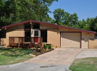 958 N Brownthrush Ln, Wichita, KS 67212