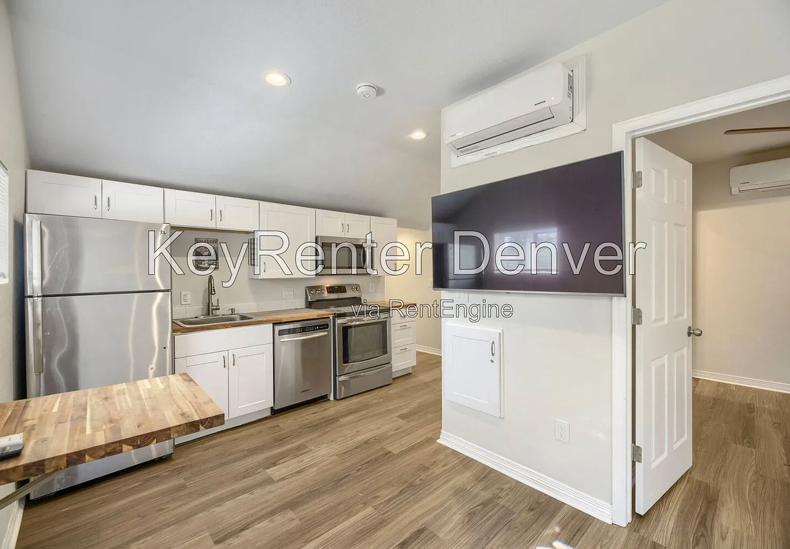 2 bed, 2.0 bath, 566 sqft, $2,000 — Photo 3