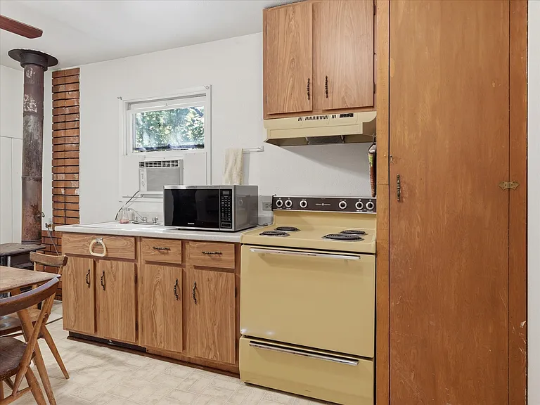 Detached ADU - Kitchen
