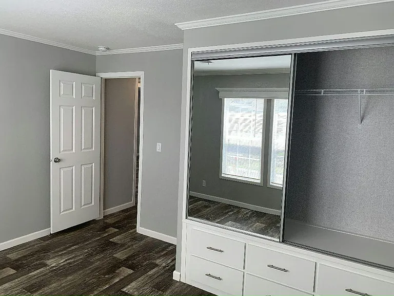 419 Zeeland St #419 — Photo 11