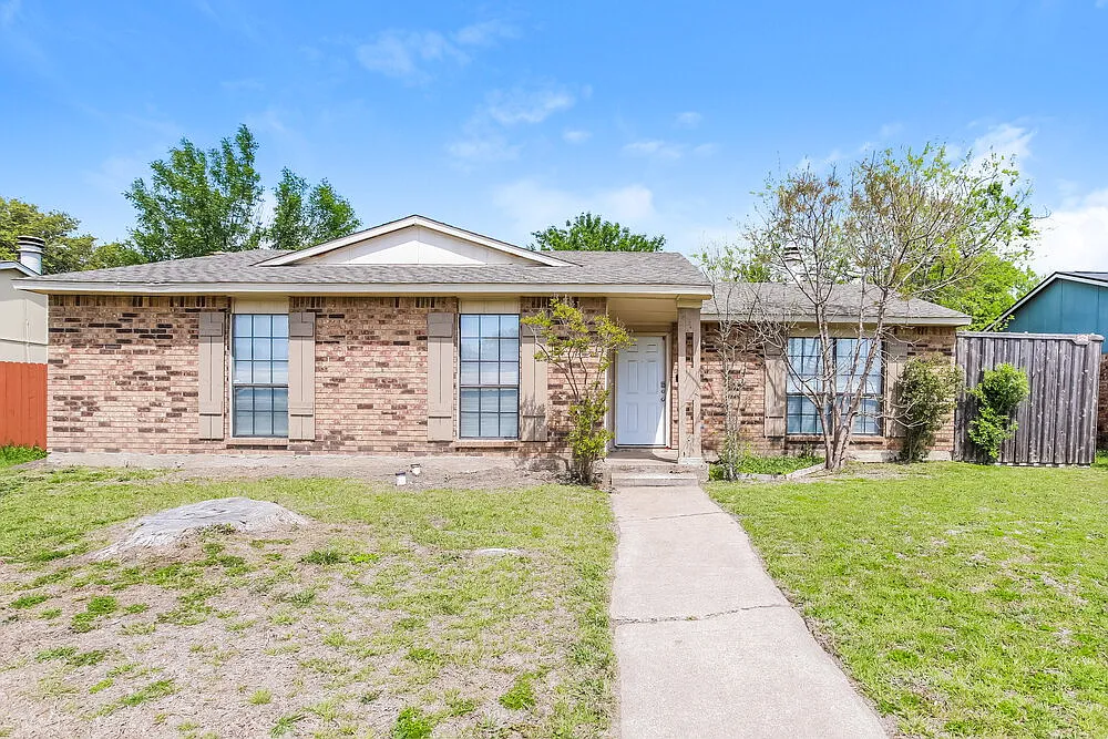 3 bed, 2.0 bath, 1512 sqft, $2,570 — Photo 1