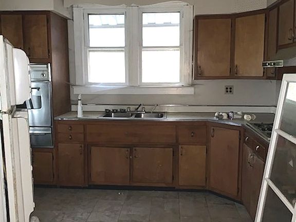 3rd image of 1217 Bonser Ave