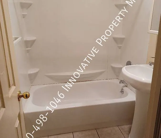 2829 Plainfield Ave — Photo 27