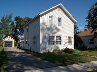 223 N East St, Cheboygan, MI 49721