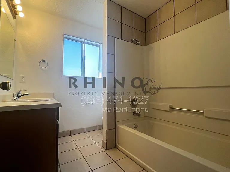463 N 1465 W — Photo 9