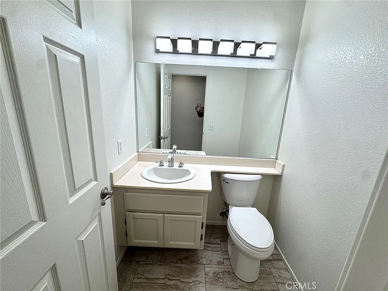 12789 Yorkshire Dr — Photo 16